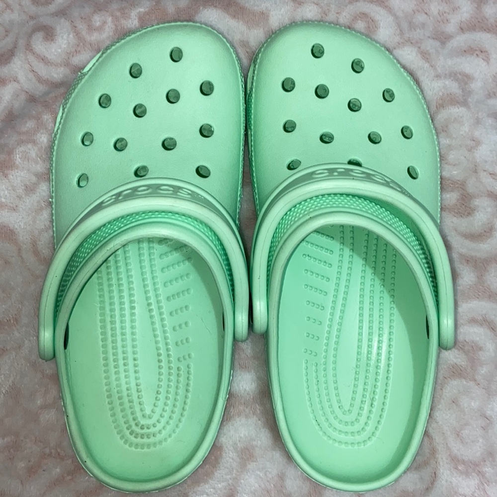 Mint/ Pistachio Crocs
